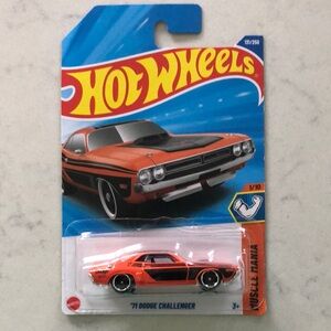 '71 Dodge Challenger Die-Cast Car